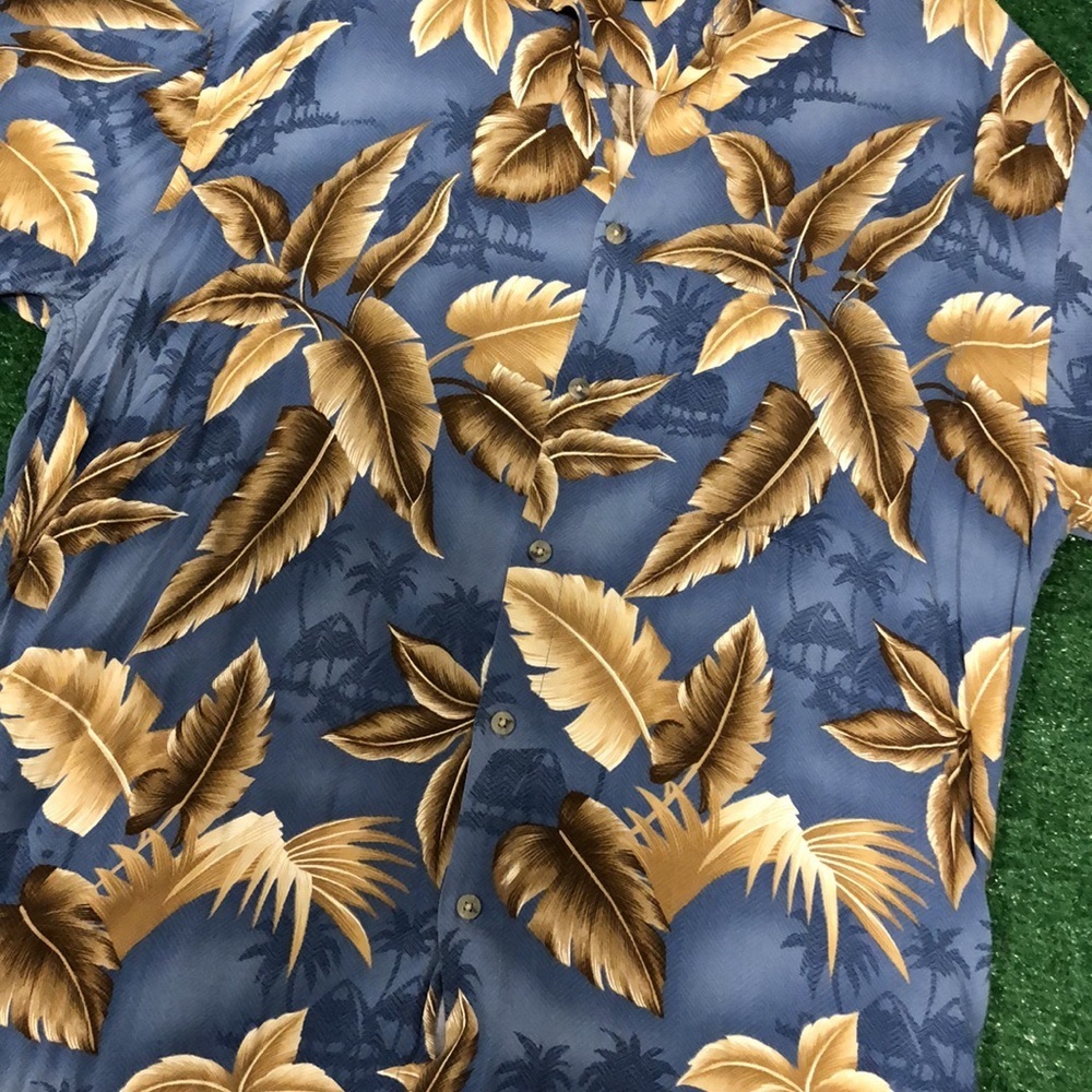 Island Style Button Down Shirt - Picture 3 of 4